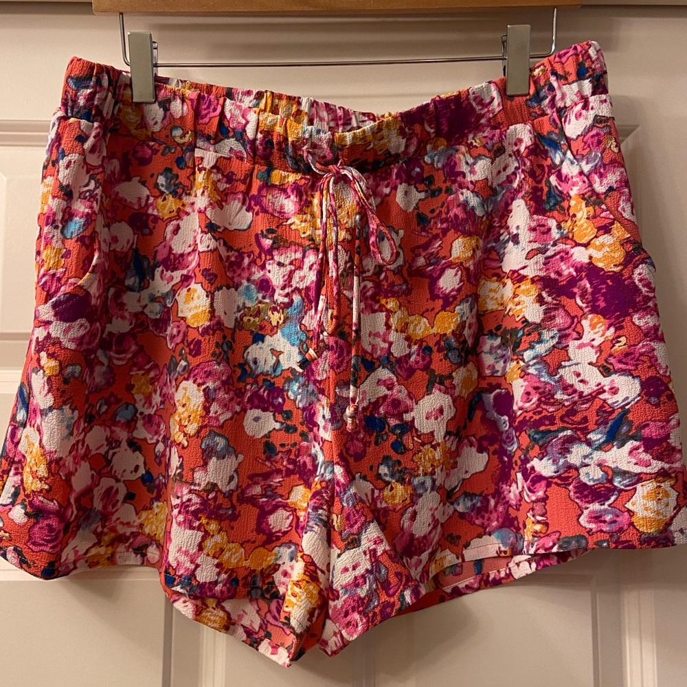 Lily White Floral Shorts
